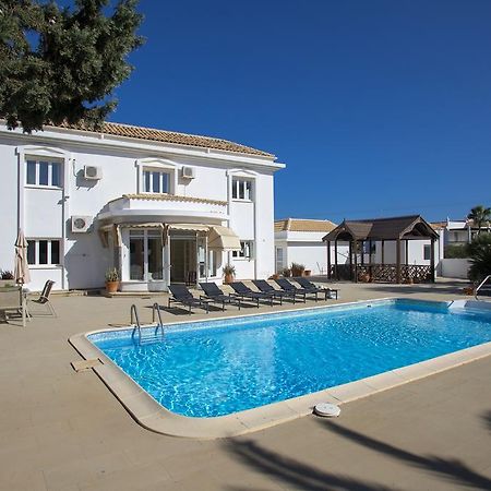 Villa Georgia Pernera ภายนอก รูปภาพ