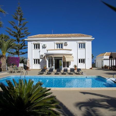 Villa Georgia Pernera ภายนอก รูปภาพ