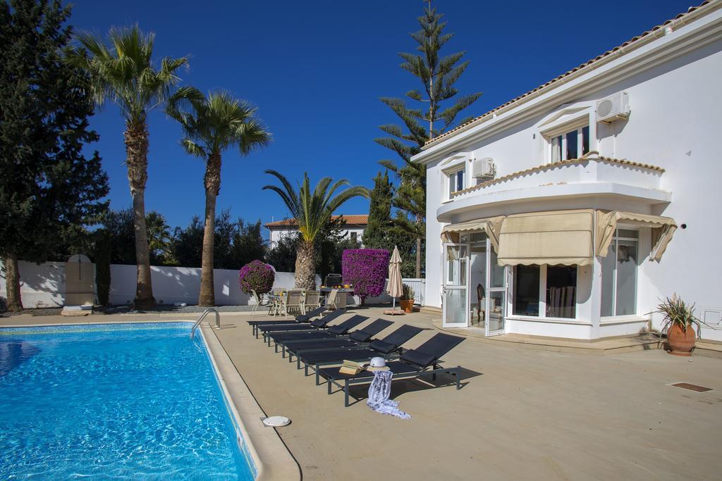 Villa Georgia Pernera ภายนอก รูปภาพ