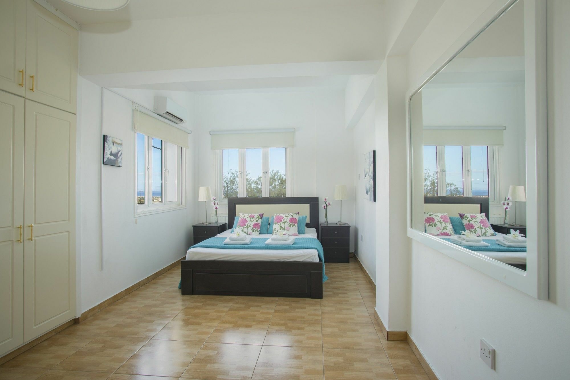 Villa Georgia Pernera ภายนอก รูปภาพ